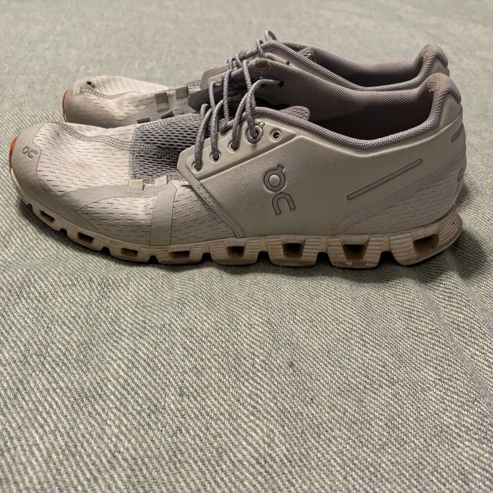 ON Cloud 5 Sneakers, Glacier Grey (W9.5)